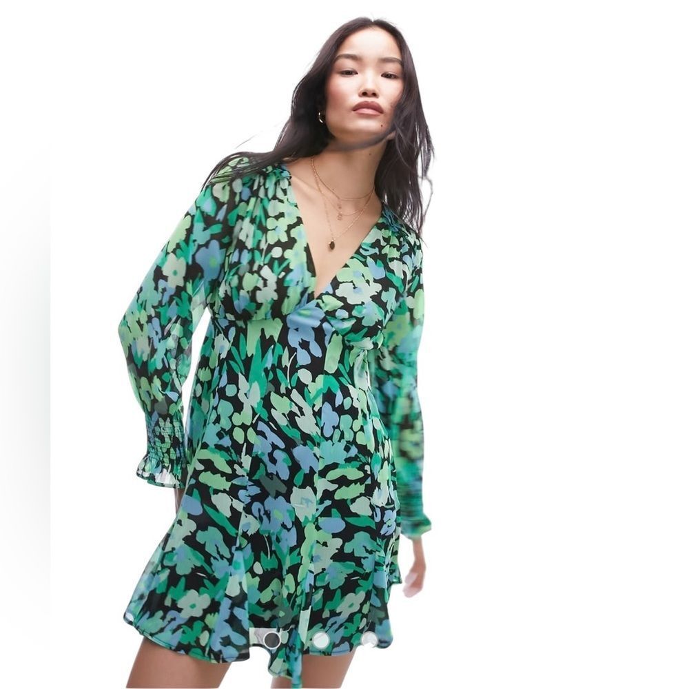 NWT TOPSHOP ASOS LONG SLEEVE GODET MINI TEA DRESS IN‎ GREEN FLORAL PRINT SIZE 4